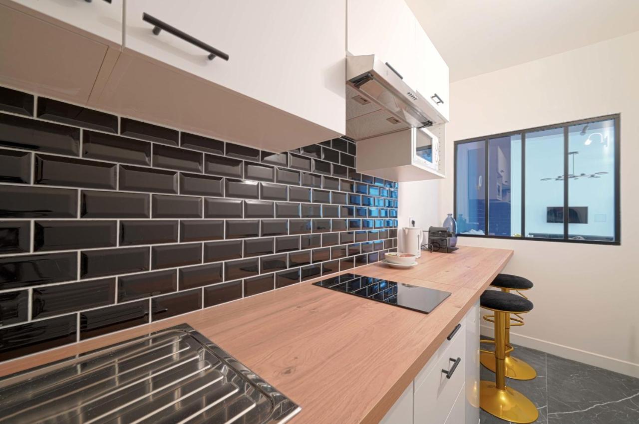 Modern Large Studio Apartment For 3 Parigi Esterno foto