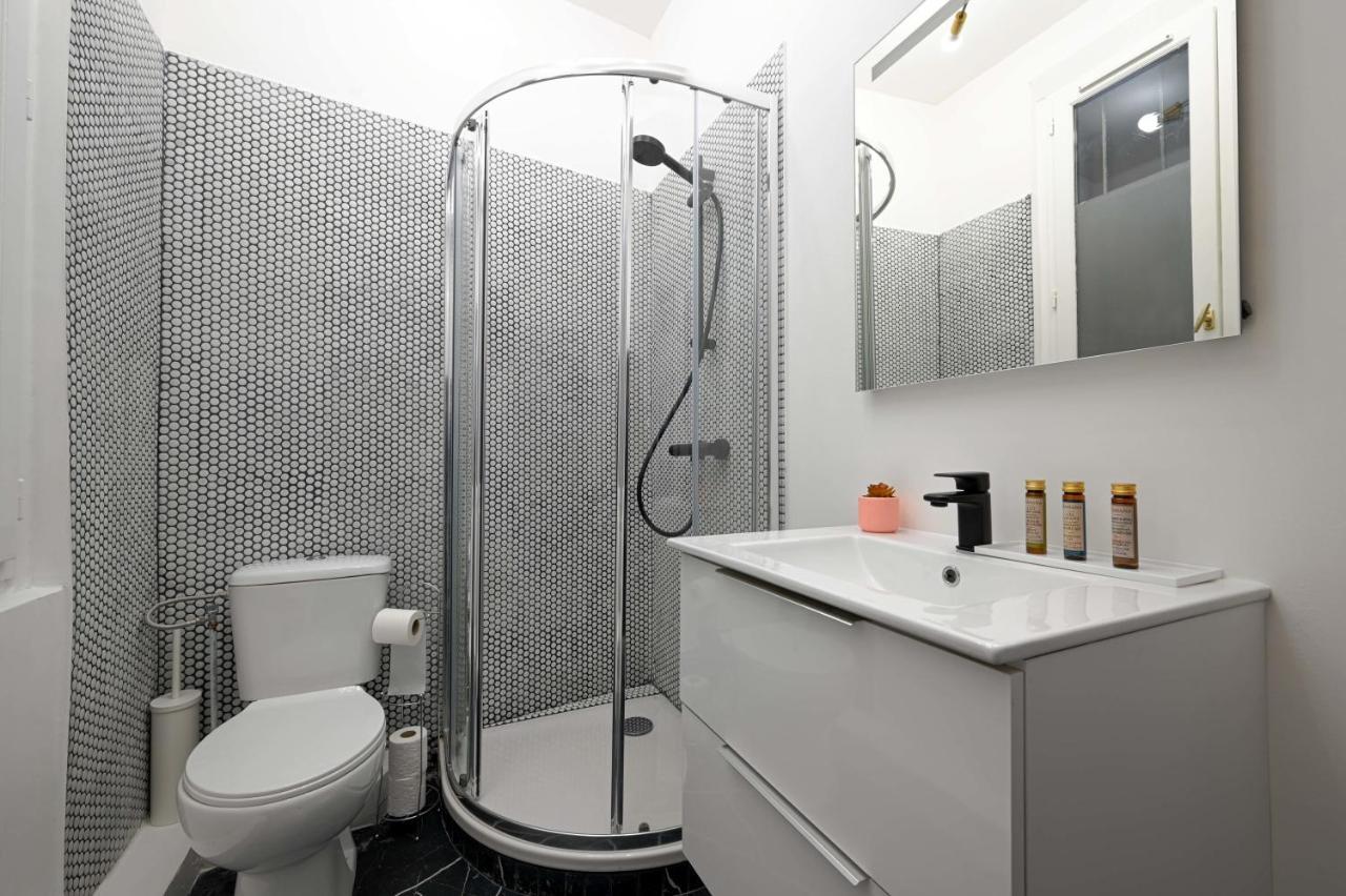 Modern Large Studio Apartment For 3 Parigi Esterno foto